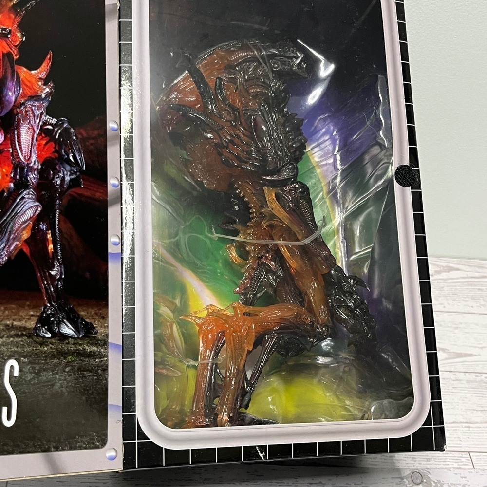NECA Aliens Rhino Alien Action Figure Kenner Tribute Translucent Orange Black - Picture 2 of 12